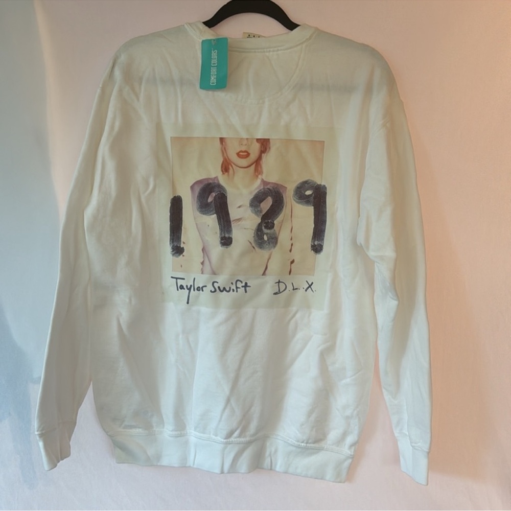 Taylor Swift 1989 Comfort Colors Crewneck Sweatshirt White - Size
M - NWT